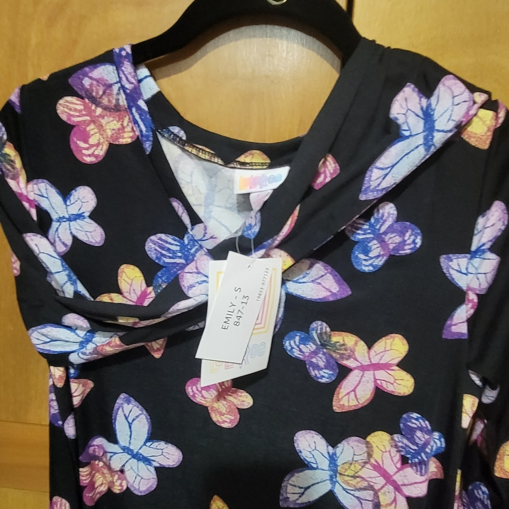 S Emily lularoe